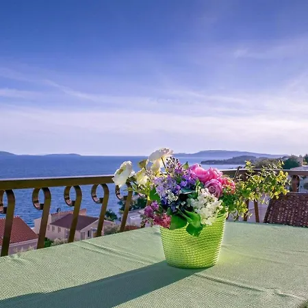 Brane - 100m From The Apartament Trogir